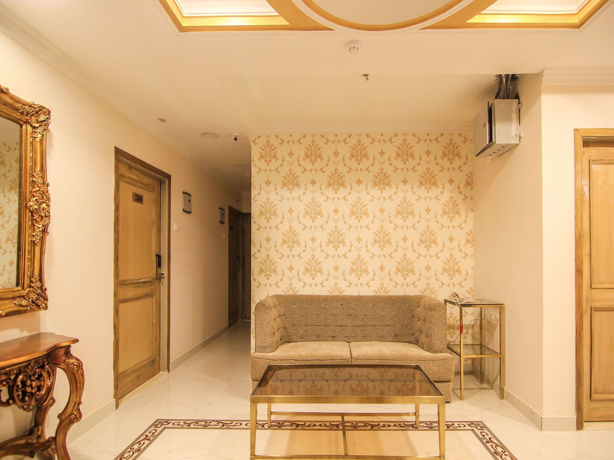 Oyo 11956 Galaxy Grand Hotel Lucknow Eksteriør billede